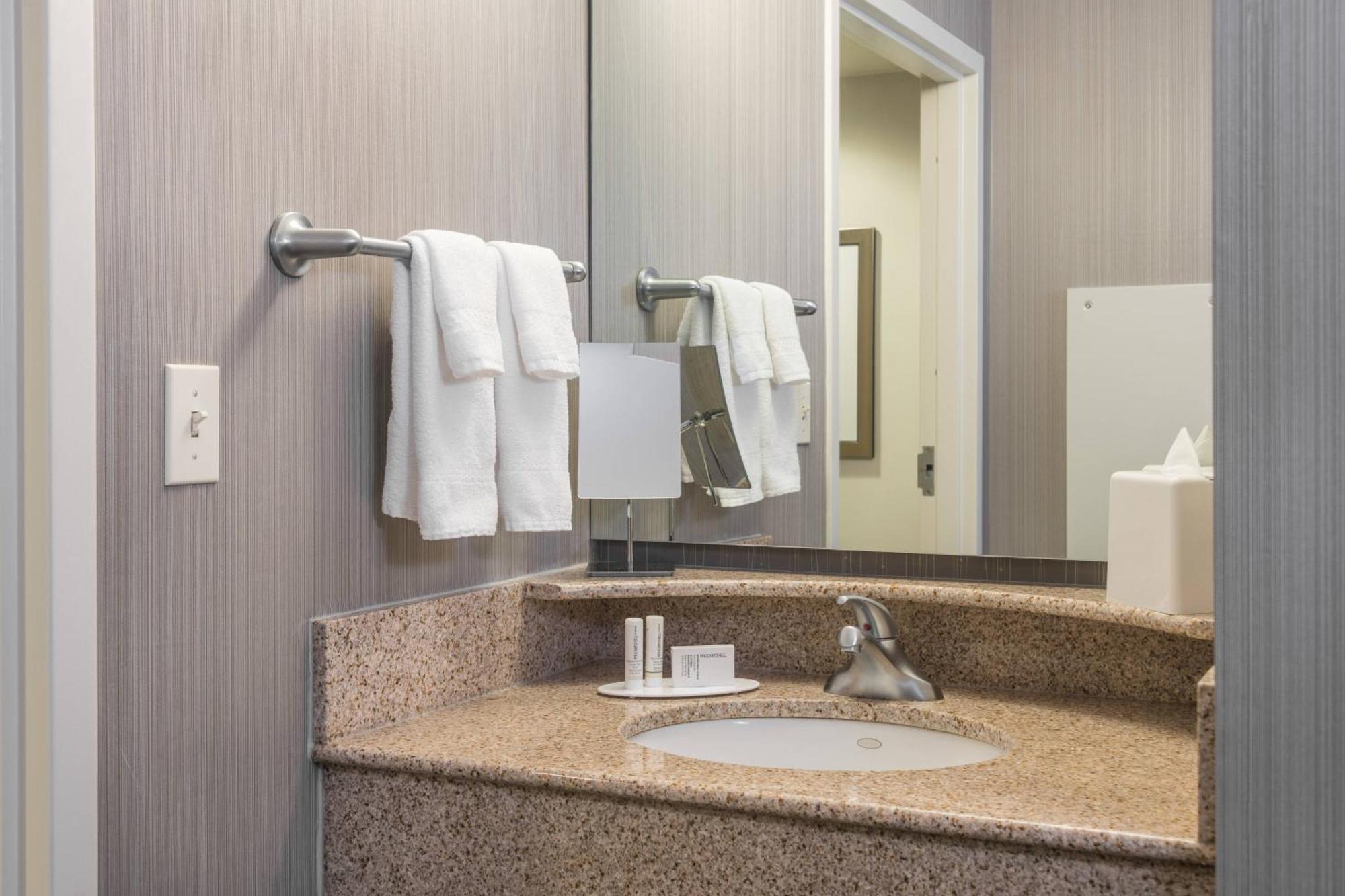 Courtyard By Marriott Newark-University Of Delaware Kültér fotó